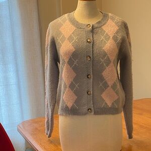 Heartloom pink,white & gray cardigan in argyle pattern. Very soft. NWT. Med 🩷🩶🤍